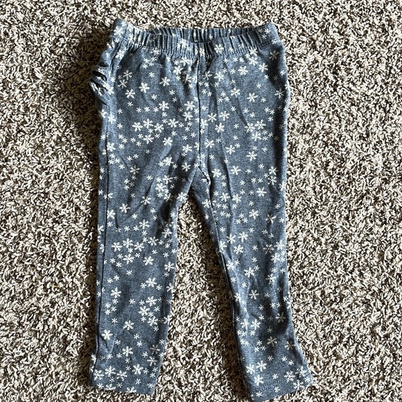Old Navy Bottoms Old Navy Baby Girl Snowflake Ruffle Bottom Leggings Size 824m Poshmark